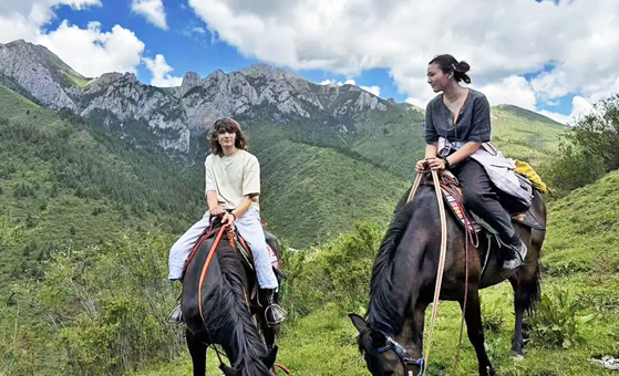 5 Days Songpan Horse Riding and Munigou Valley Tour Image