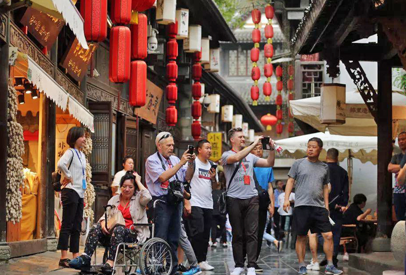 Stroll through Jinli Old Street
