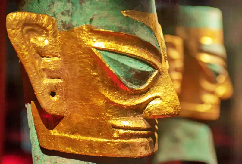 Explore mysterious bronze masks in Sanxingdui