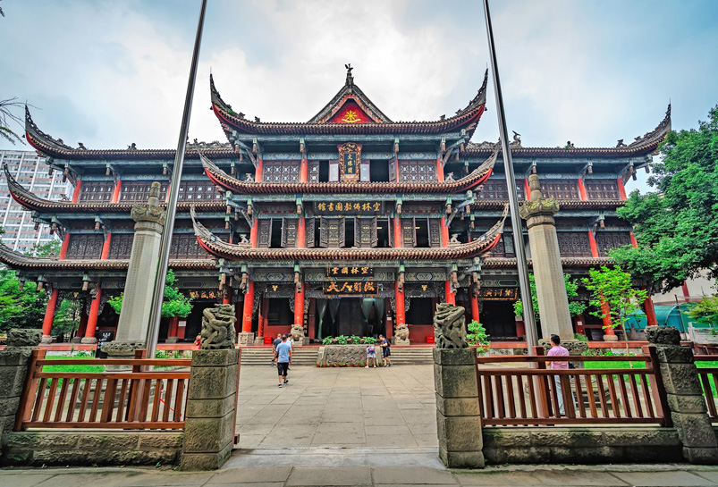 Visit peaceful Wenshu Temple in Chengdu