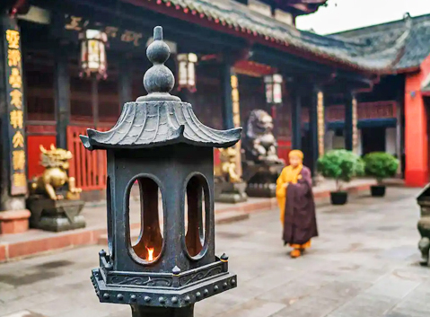 Visit Wenshu Temple in Chengdu