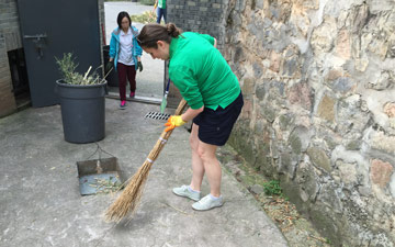 Panda Volunteer Job in Dujiangyan Panda Base