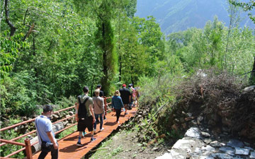 Trekking in Western Sichuan