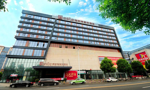 Yeste International Hotel