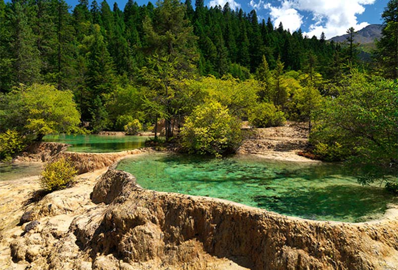 Huanglong Welcoming Pool