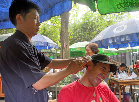 Ear Cleaning in Chengdu Renmin Park