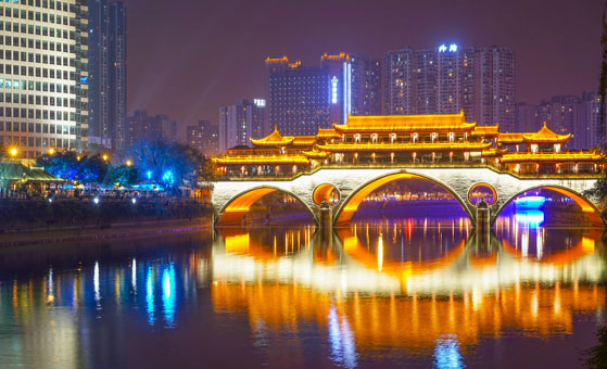 Chengdu Night View & Food Tour (18:00 - 22:00)