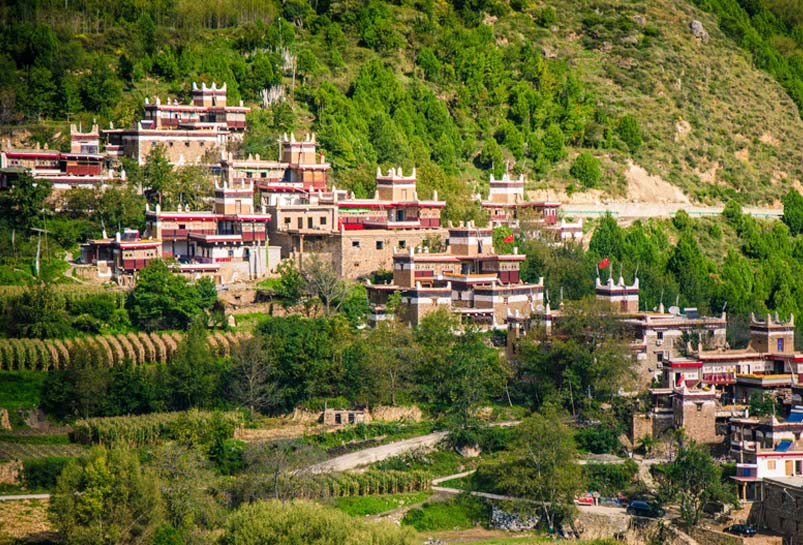 Unqiue Tibetan Architectural Stylel of Jiaju Village in Danba