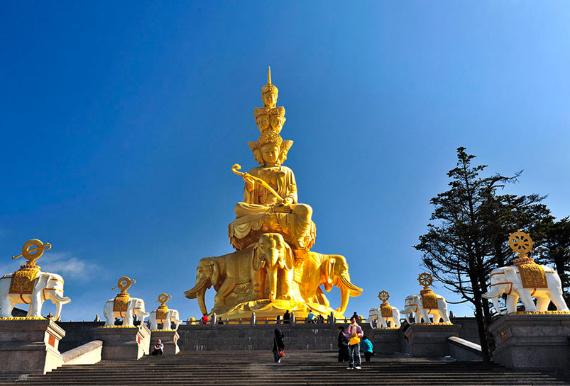 Visit the Golden Submit of Mount Emei