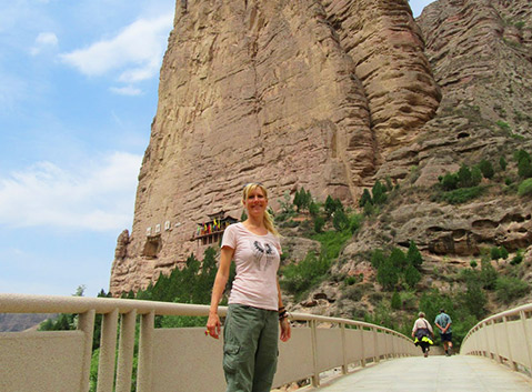 On the way to Binglingsi Grottoes