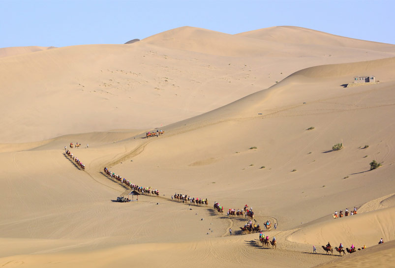 The Echoing Sand Mountains