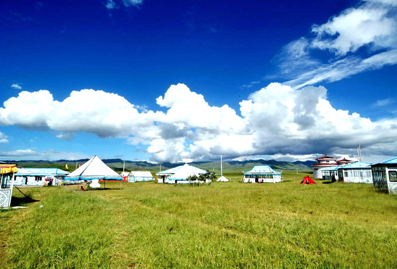 Sangke Grassland in Xiahe