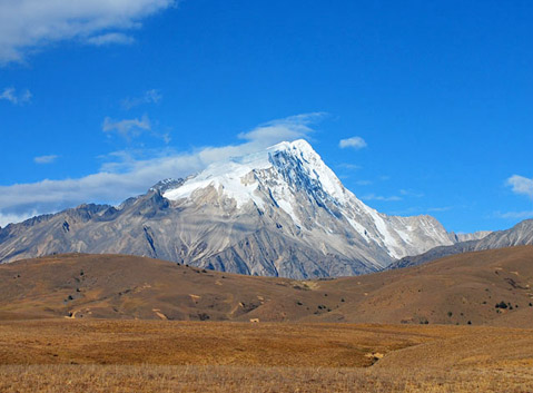 Genie Mountain seen from Hupiba