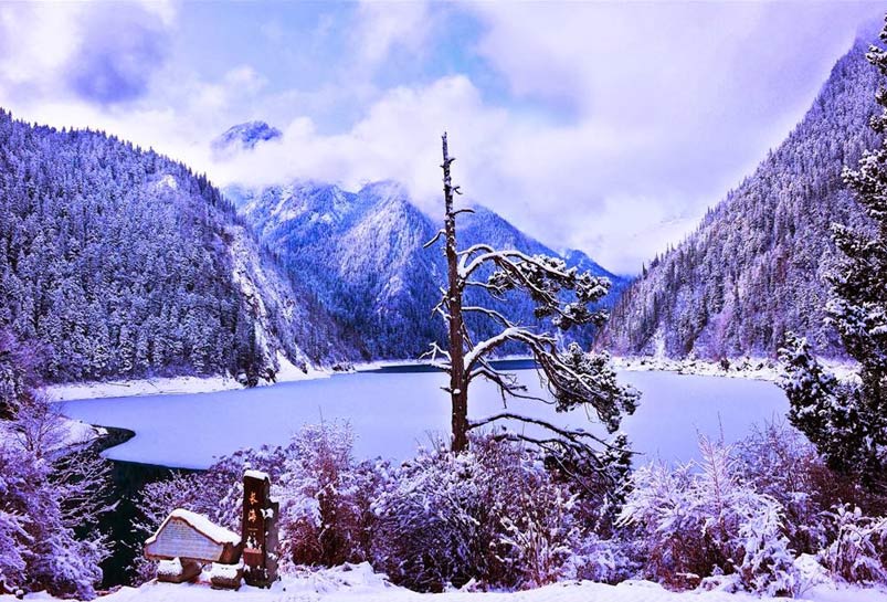 The Winter Sceneries of Jiuzhai Valley