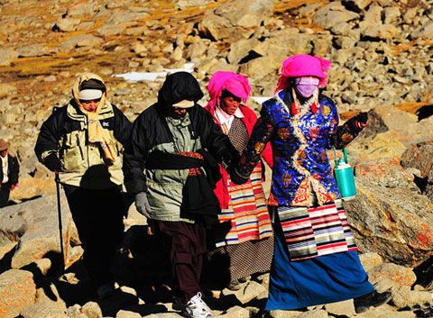 Local Pilgrims do the Kailash Kora