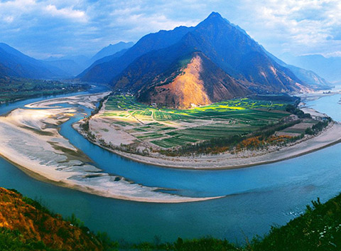 Yarlung Tsangpo River Valley