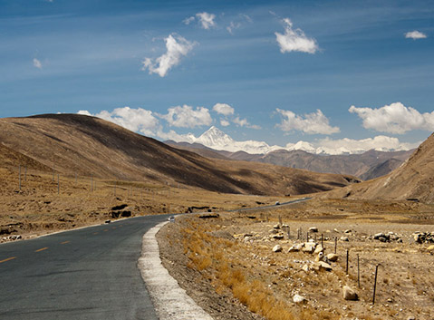 Mt. Everest in the distance