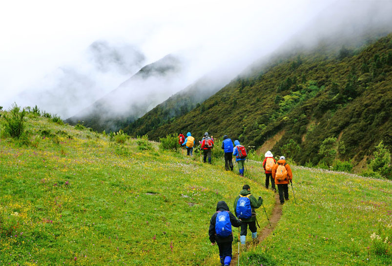 Minya Konka (Mount Gongga) Trekking Tour