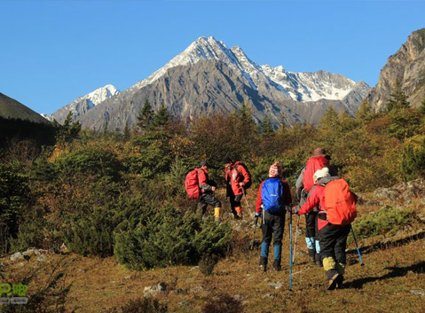Minya Konka Trekking Tour
