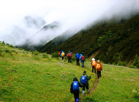 Minya Konka Trekking Tour
