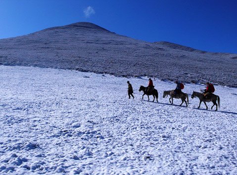 Minya Konka Trekking Tour