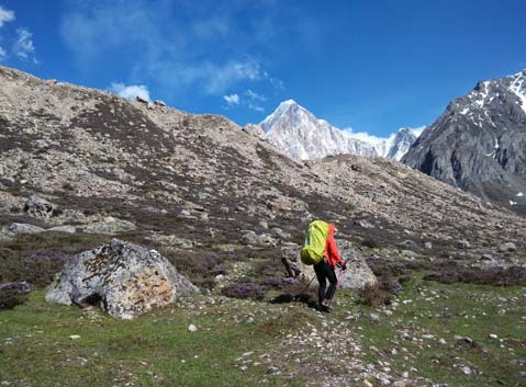 Shang Riwuqie Hiking