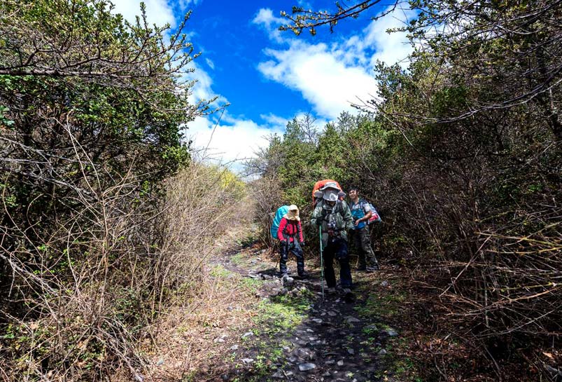 Mount Gongga Trekking Tour
