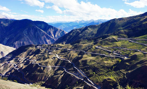 16-Day Chengdu to Lhasa Overland Tour via Daocheng Yading