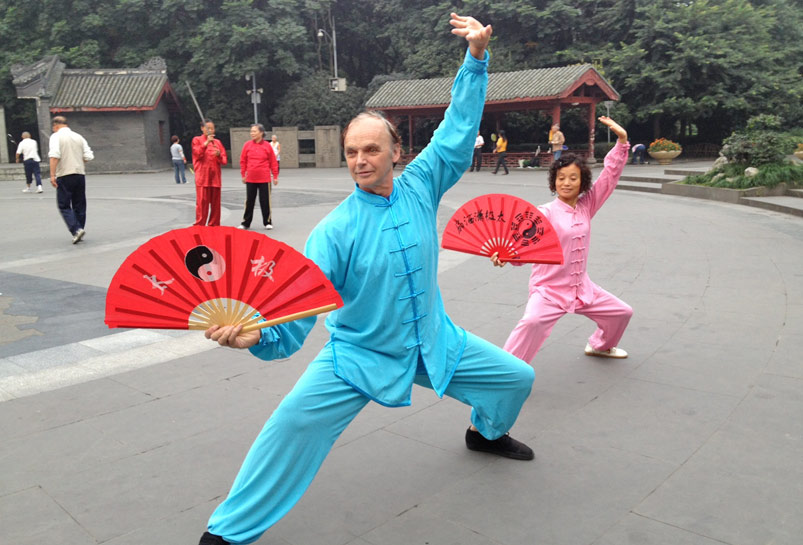 Taichi play in Chengdu Renmin Park