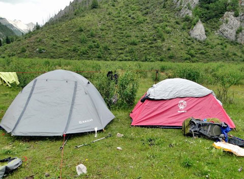 Camp in Qizanggou