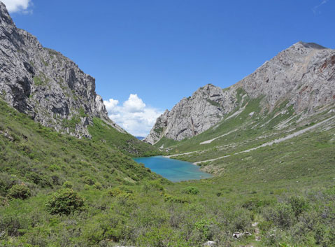 Hongxing Lake in Qizanggou