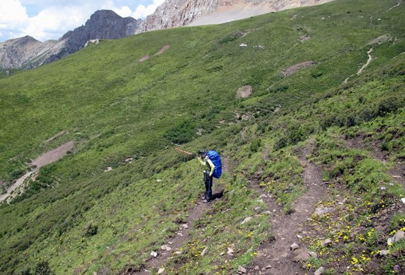 Trekking Tour in Qizanggou
