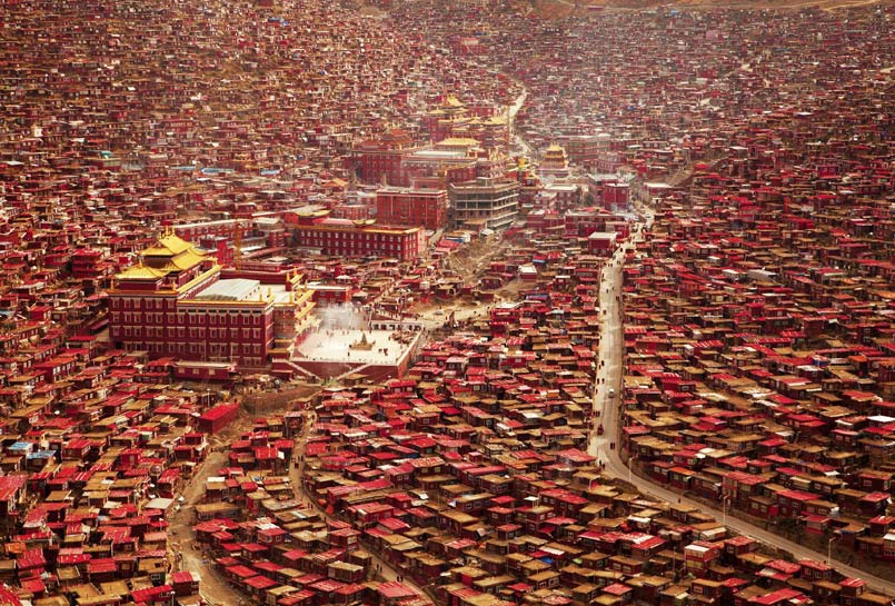 Seda Wuming Buddhist Academy and Its Red Surroundings