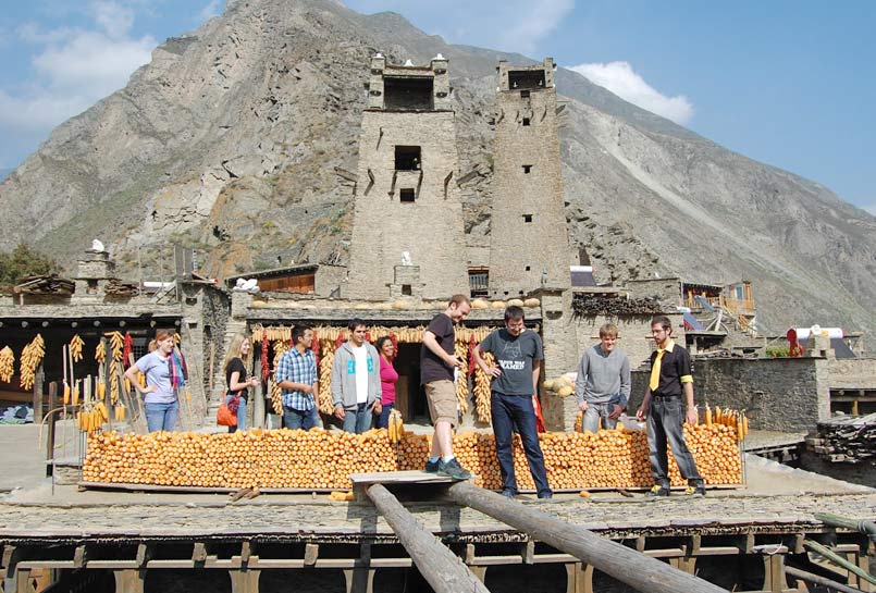 The Diaolou & corn cob at Tiaoping Qiang Village