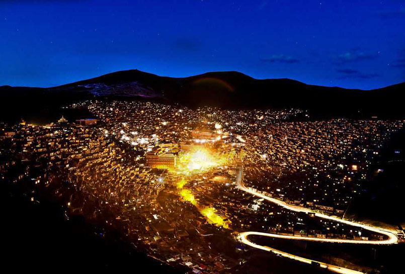 The Night Scene of Wuming Buddhist Academy