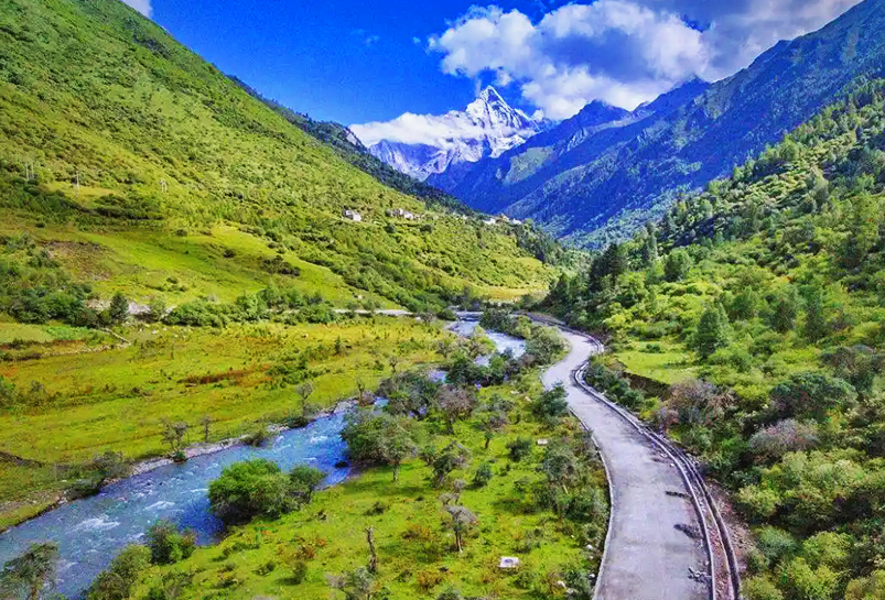 Mountain scenery of Haizi Valley