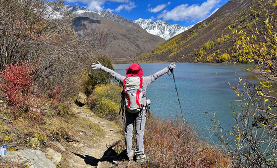 4 Days Mount Siguniang Three Valleys Tour with Wolong Panda Base Image