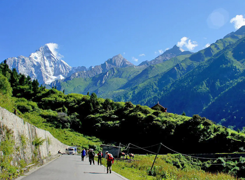 Scenic mountain road between Mount Siguniang and Chengdu