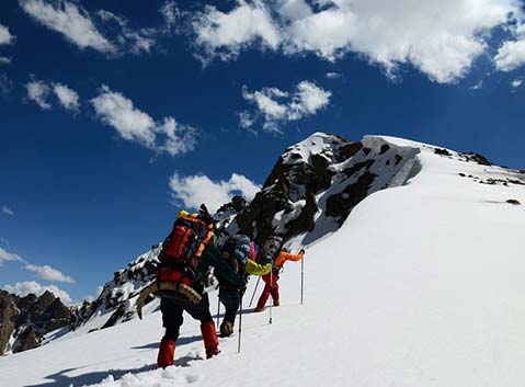 Climb up to Dafeng - the First Peak