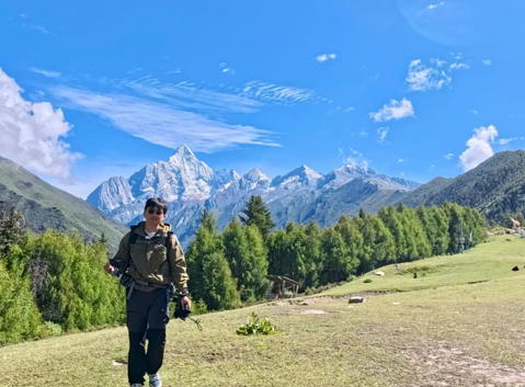 Panoramic view of Mount Siguniang from Maobiliang Viewpoint