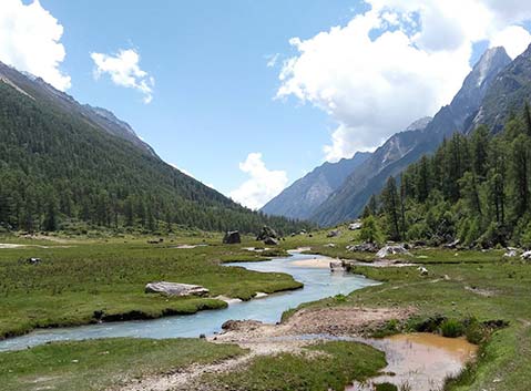 Mount Siguniang Trekking Scenery