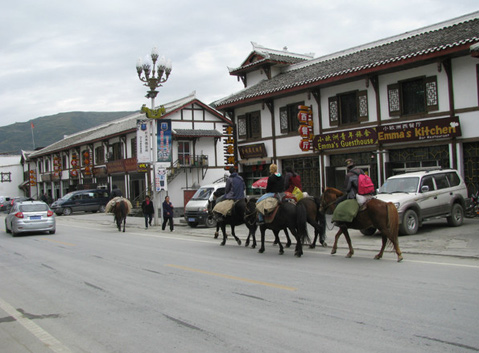 Riding back to Songpan