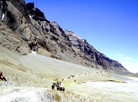 Darchen to Dirapuk Monastery
