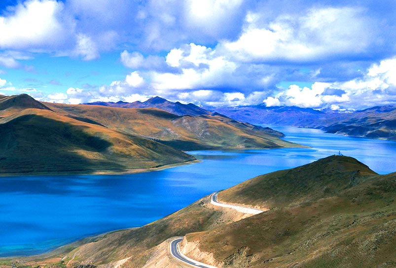 Yamdrok Lake