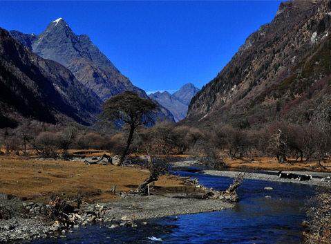 Shuangqiao Valley in Mount Siguniang