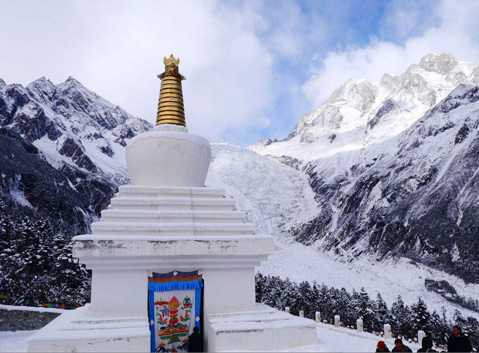 The landscape of snow-capped Mountains in Hailuogou Valley