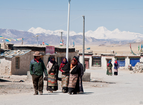 local people in paryang