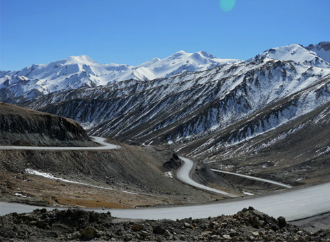 cross Jieshan Pass and head to Rutog