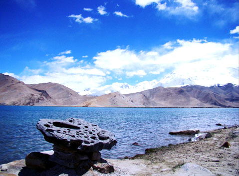 Karakul Lake