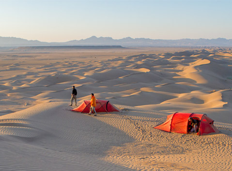 Camp in Taklamakan Desert and Enjoy the Sunrise